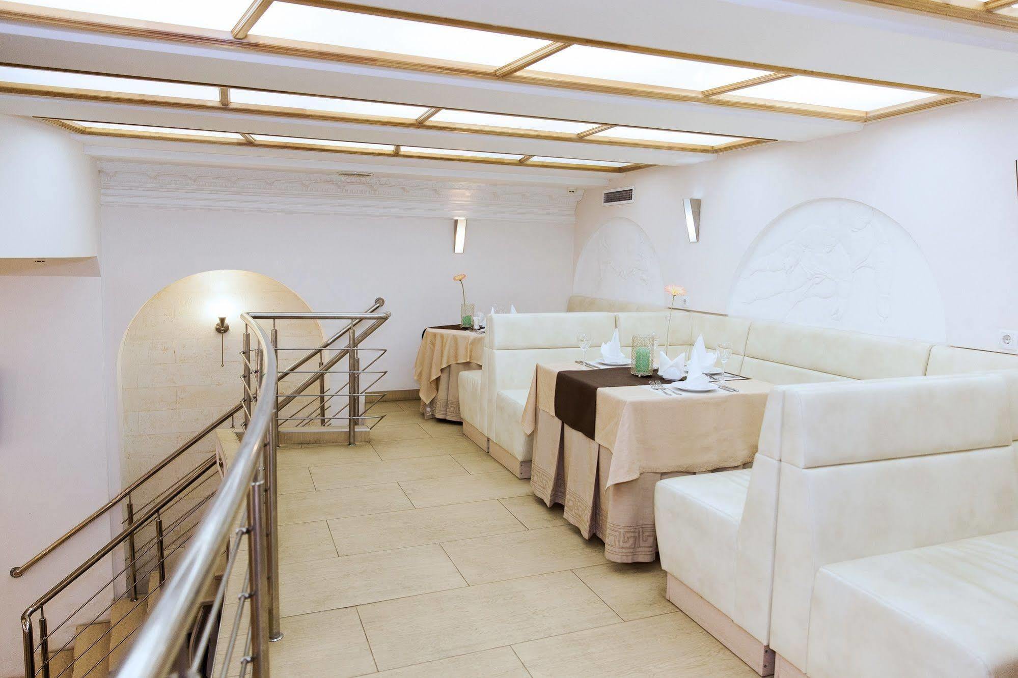 U Fontana Hotel Minsk Exterior foto