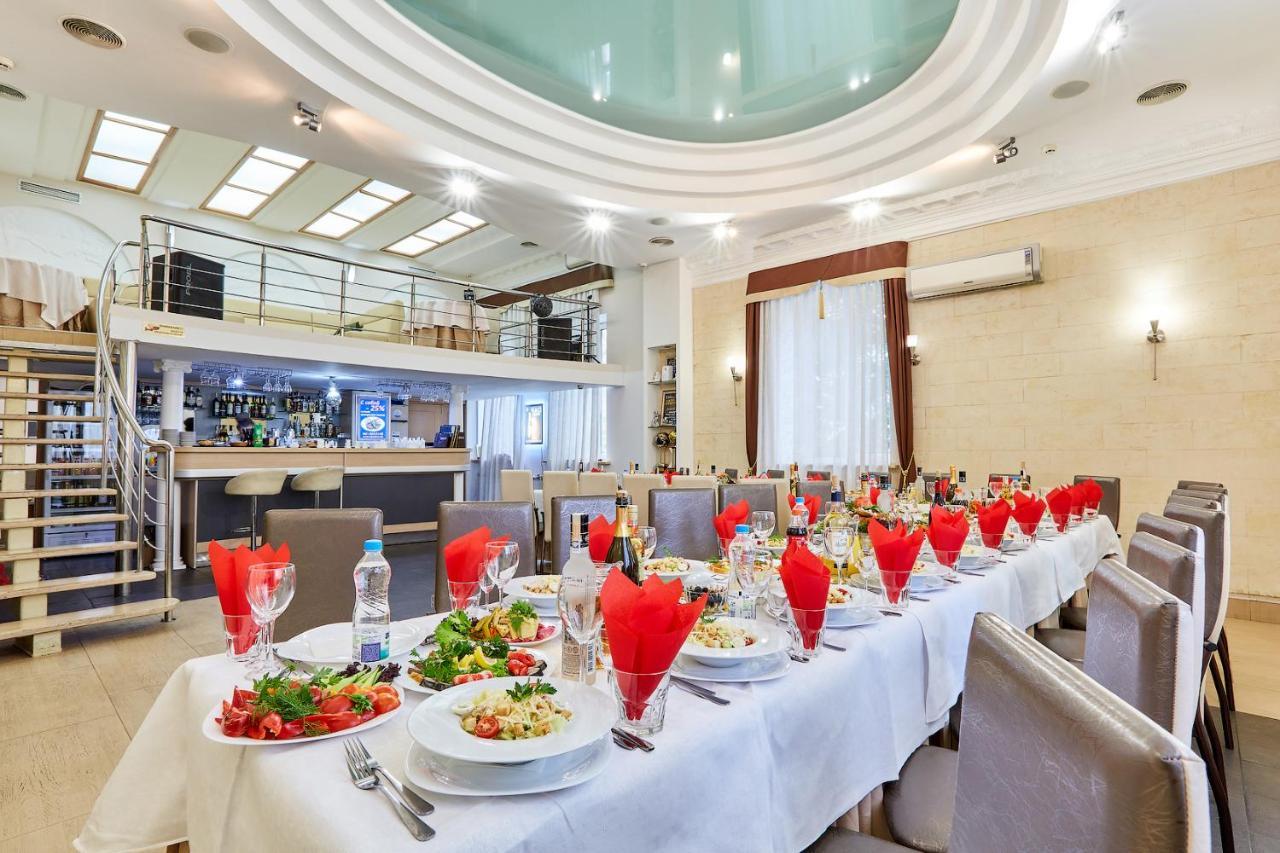 U Fontana Hotel Minsk Exterior foto